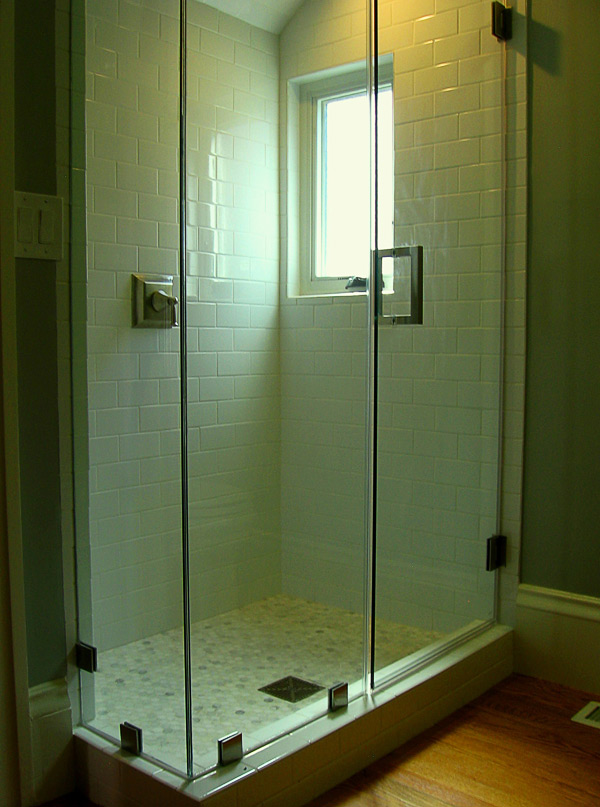 Subway Tiles & Clear Glass